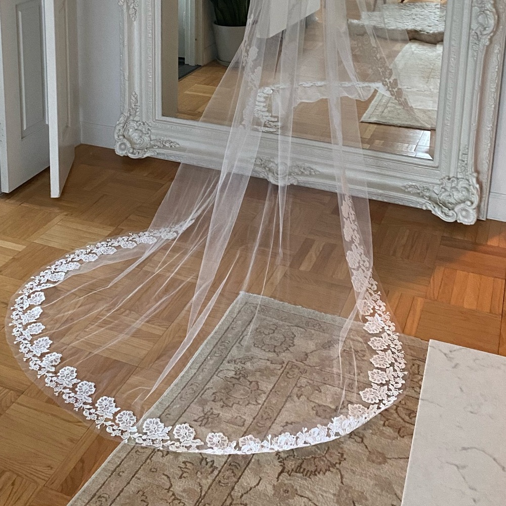 Homa Bridal Cathedral Veil NWT